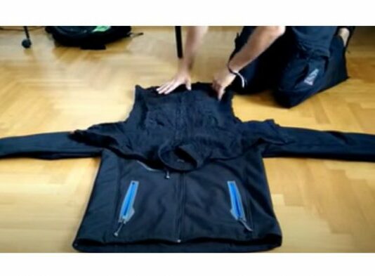 How Can We Fold Clothes For the Suitcase