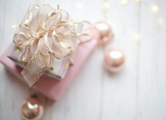 What to Give a Woman on Valentine’s Day